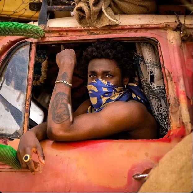 omah lay brilha com o novo single “moving” no afrobeat